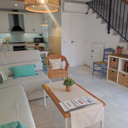 Casa Lola Conil, Azotea Al Mar Y Parking Solo Familias O Parejas Villa Conil De La Frontera Eksteriør billede