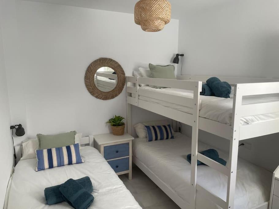 Casa Lola Conil, Azotea Al Mar Y Parking Solo Familias O Parejas Villa Conil De La Frontera Eksteriør billede