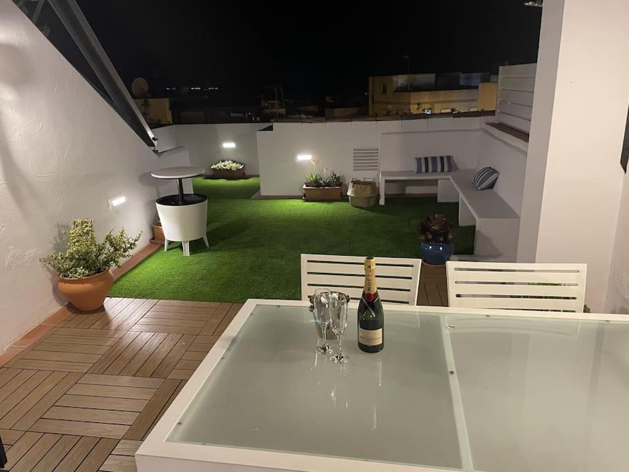 Casa Lola Conil, Azotea Al Mar Y Parking Solo Familias O Parejas Villa Conil De La Frontera Eksteriør billede